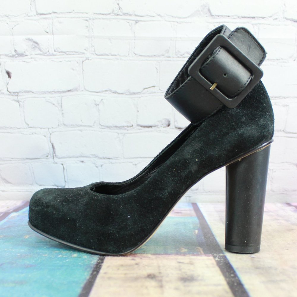 LL Bean Black Suede Signature Ankle Strap Pump Heel Size 7.5 M - Picture 1 of 9